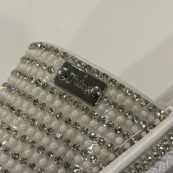 Juicy Couture Women's Yrie White Rhinestone Slides - Picture 13 of 13